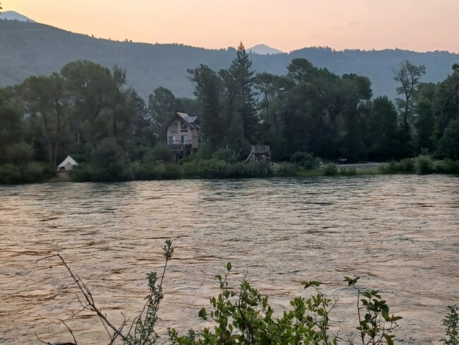 Photo - 3768 Swan Valley Hwy