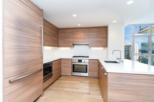Photo - 583 Battery St Unit 2802
