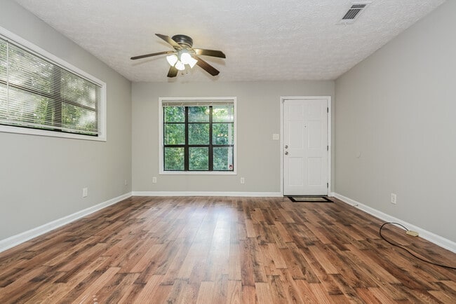 Photo - 999 Fairview Rd