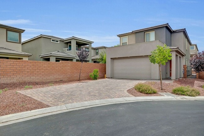 Building Photo - Summerlin gated community 4 bedroom 3 baths Rental