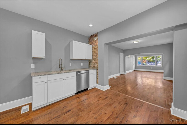 Photo - 1002 West Ave Townhome