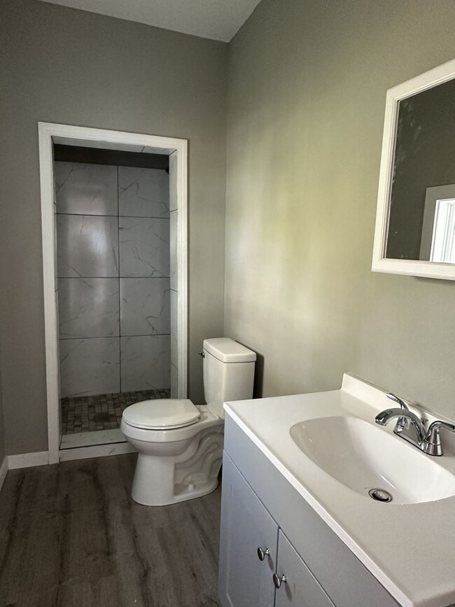 Photo - 832 S. Moffett Ave -609 w 9th Unit 609 W 9th St