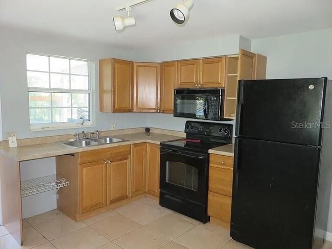 Photo - 1745 Dayton St S