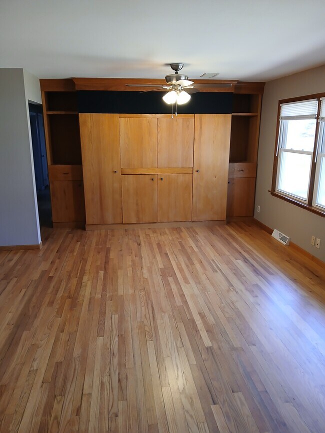 Photo - 7430 NW Locust Dr