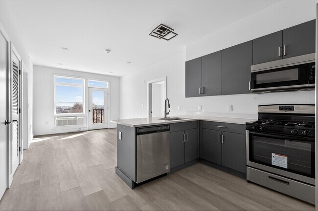 Photo - 43-45-45 W 32nd St Unidad 502