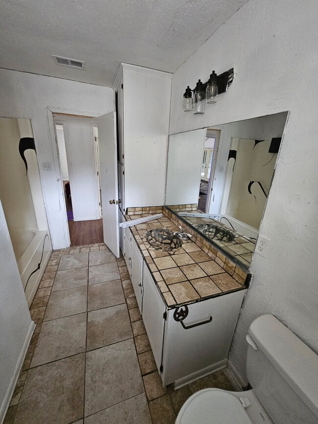 Photo - 115 Sylvia St