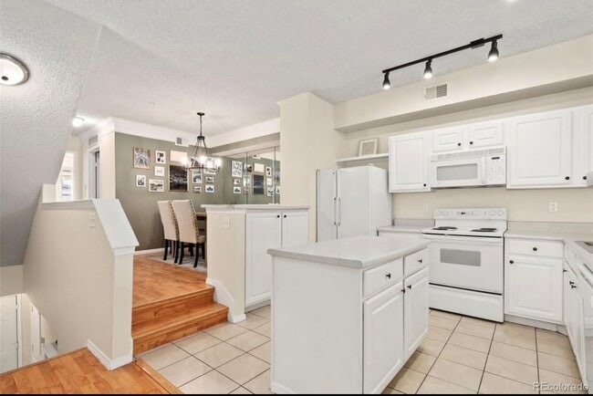 Photo - 2169 Eagle Ave