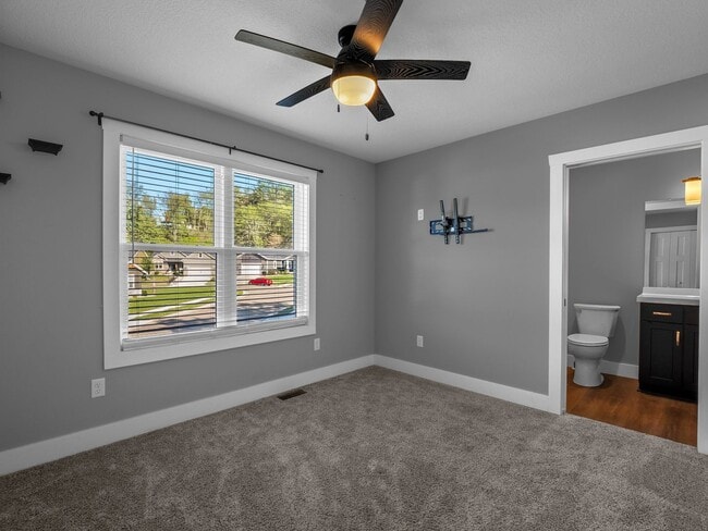 Photo - For Lease – Beautiful 3 Bedroom Home