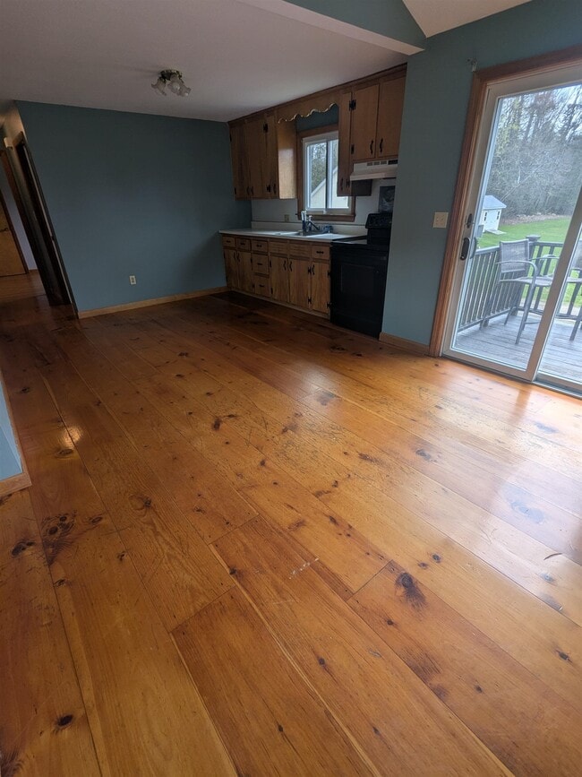 Photo - 117 Sherburne Rd