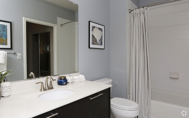 1BR, 1BA - 783 SF