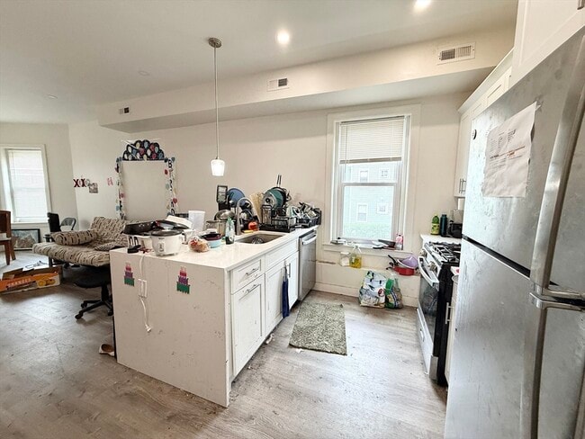 Building Photo - 301-305-305 Dudley St Unit 2