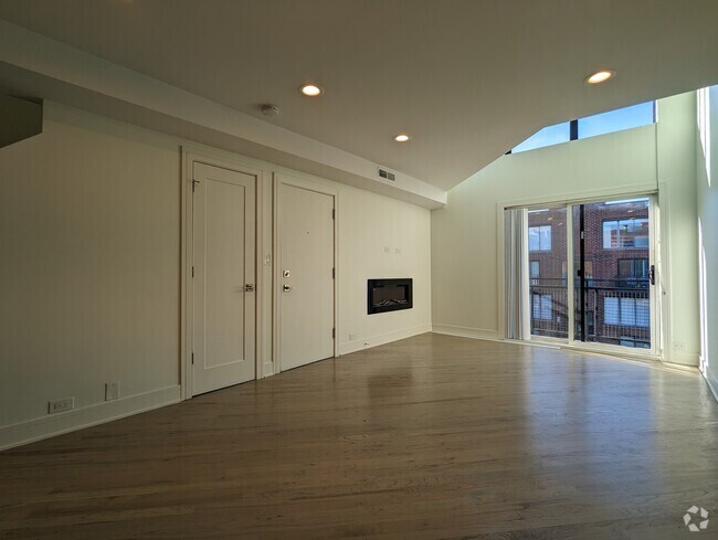 Building Photo - 939 W Grace St Unit 954A-202 Rental