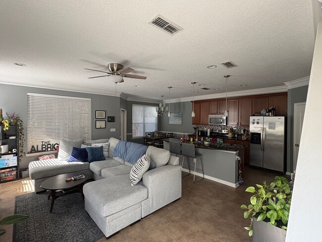 Photo - 496 Walnut Dr