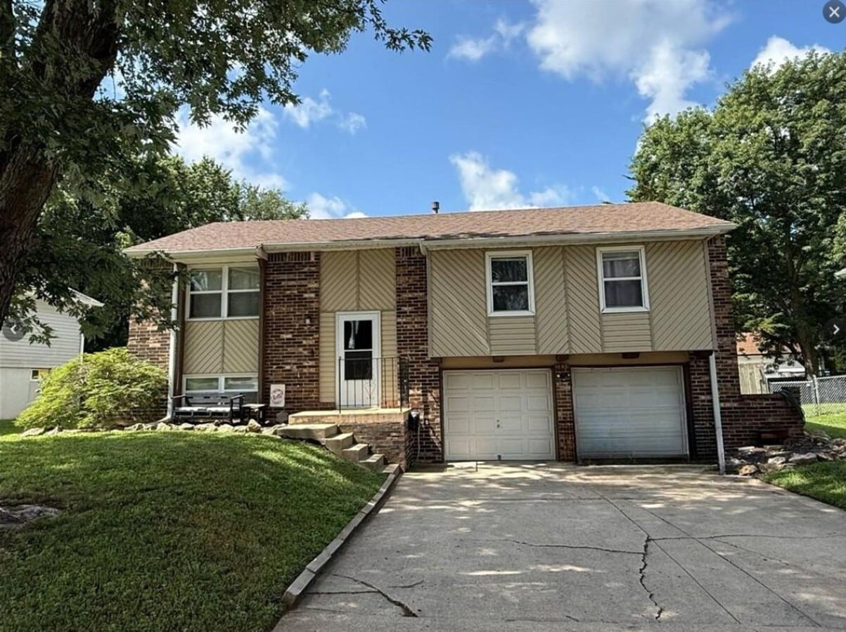 Coming Soon! Spacious 3 Bedroom Home with ... - Coming Soon! Spacious 3 Bedroom Home with ...