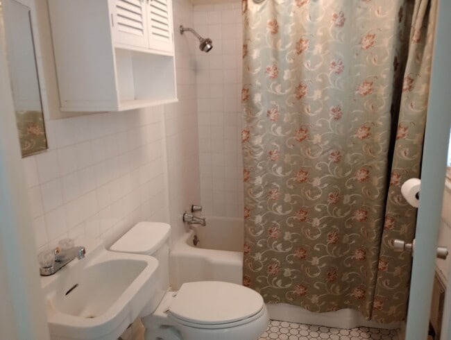 Photo - Updated 1/1 near downtown