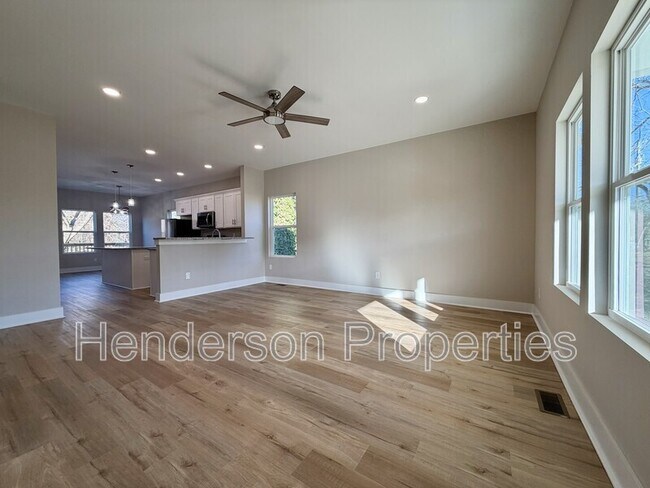 Photo - 75 Woodsdale Pl SE