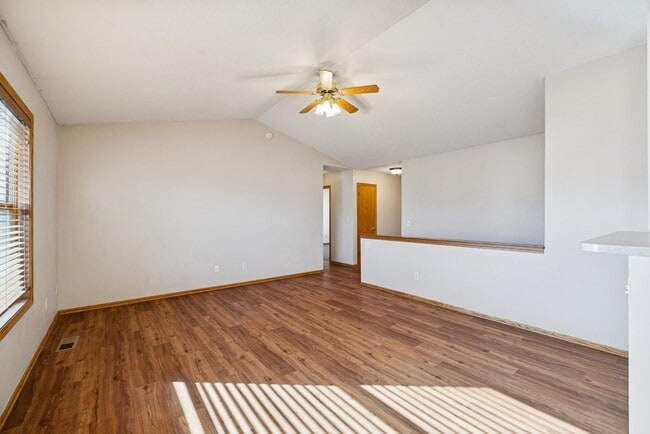 Photo - Spacious 4-Bedroom with Finished Basement in Lincoln!!