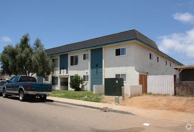 Building Photo - IB VILLAS II