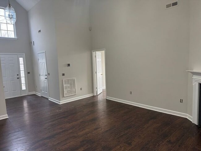 Photo - Great 3 bedroom with garage!