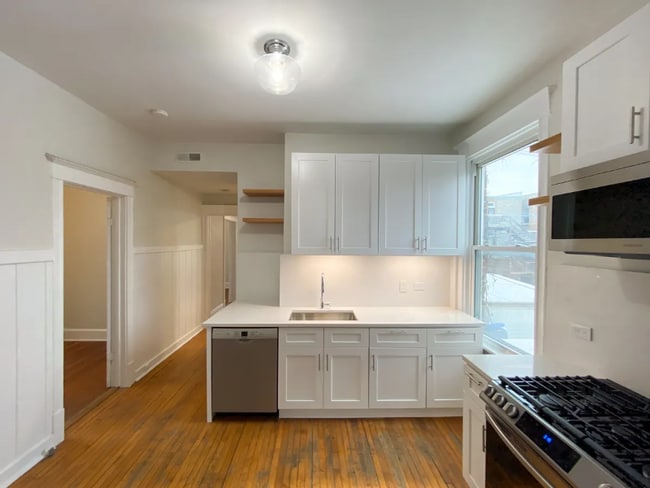 Photo - 1030 N Winchester Ave Unidad 1R