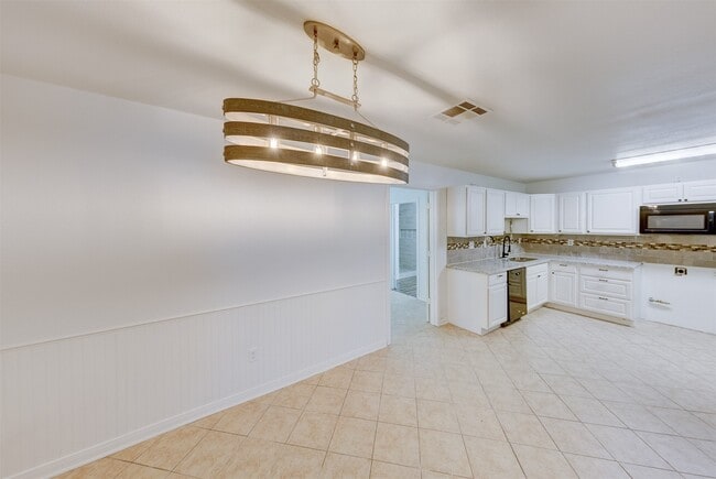 Photo - 309 Robbie St