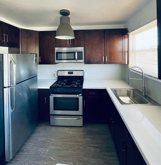 Photo - Glendale Terrace Apartments - AC Townhomes...