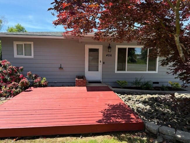 Photo - 406 Hillview Dr