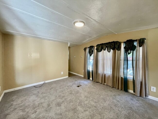 Photo - Updated 3 bedroom, 1.5 bath Home FOR RENT ...