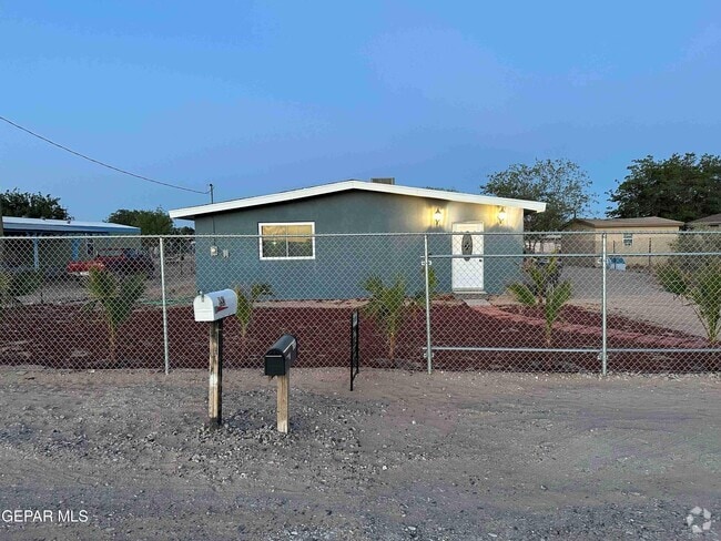 Building Photo - 712 Ascencion St Rental