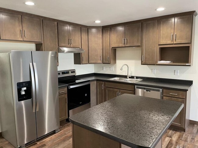 Building Photo - 535 Ryan St Unit 18 Rental