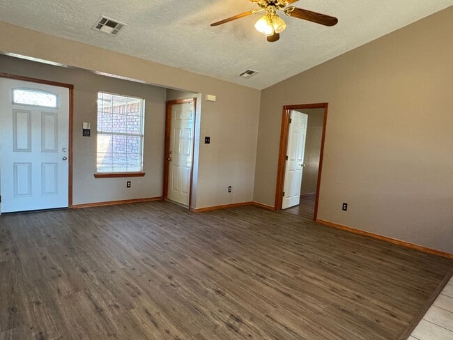 Photo - 214 E Seminole St
