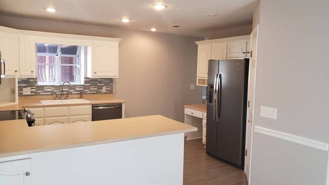 Photo - Large 3Bed/2Ba Brick Home in a Quiet Neighborhood Near Downtown!