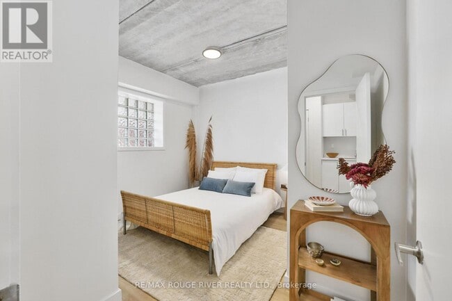 Photo - 185 Division St