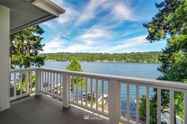 Photo - 2410 West Lake Sammamish Pkwy NE House