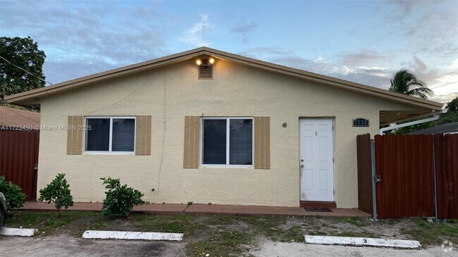 Building Photo - 5922 Pierce St Unit 3 Rental