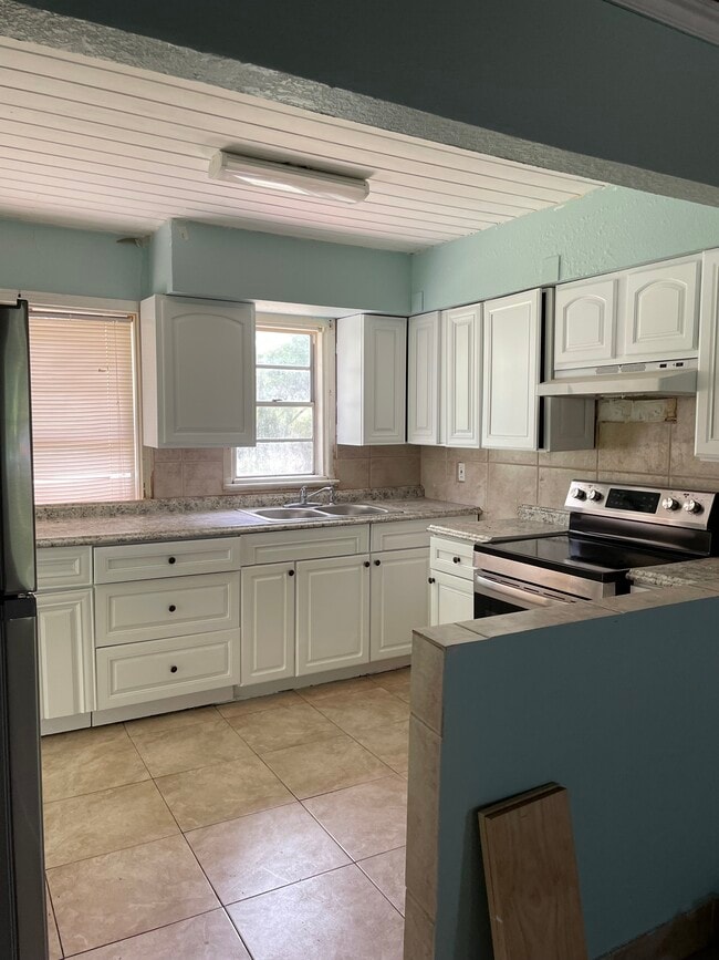 Building Photo - 128 McCoy Dr Rental