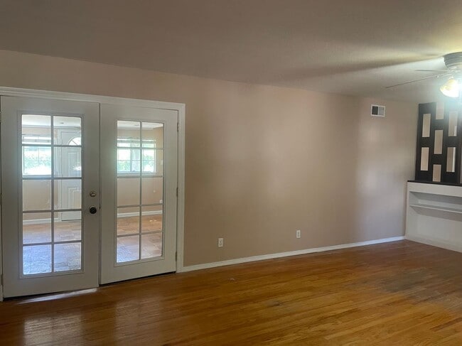Photo - 561 Cottonwood St