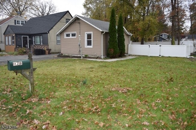 Photo - 112B Minnehaha Blvd