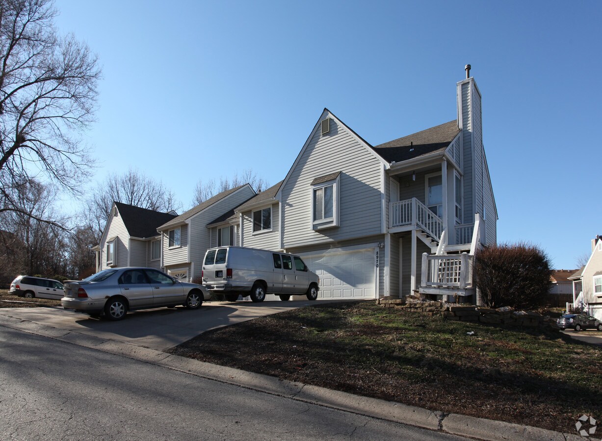 Photo - 8927-8933 Hauser St