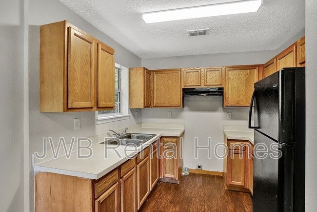 Photo - 1518 W 27th St