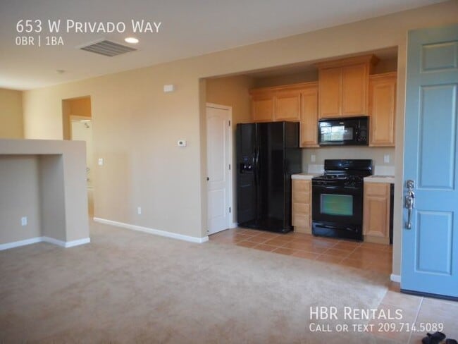 Photo - 653 W Privado Way