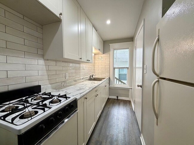 615 Prospect Ave NE Unit 1