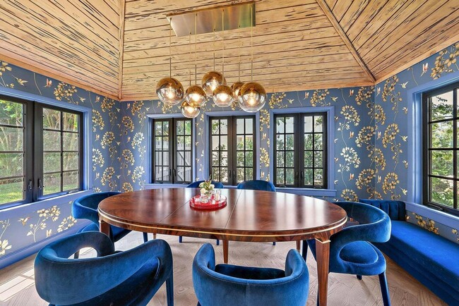 Photo - 3211 Washington Rd