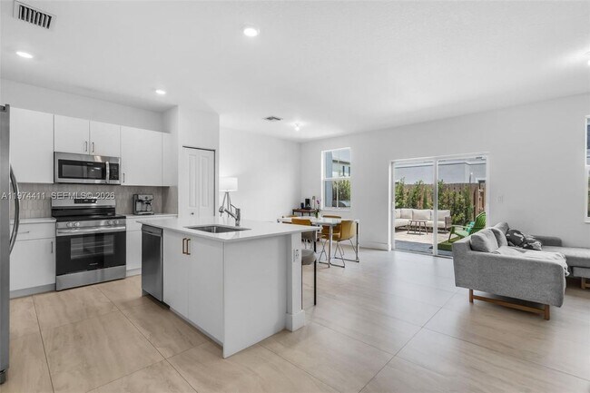 Photo - 11927 NW 46th St