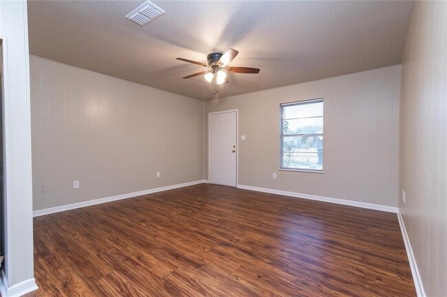 Photo - 97 Peach St