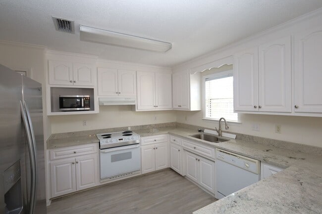 Photo - 2508 Muscogee Dr