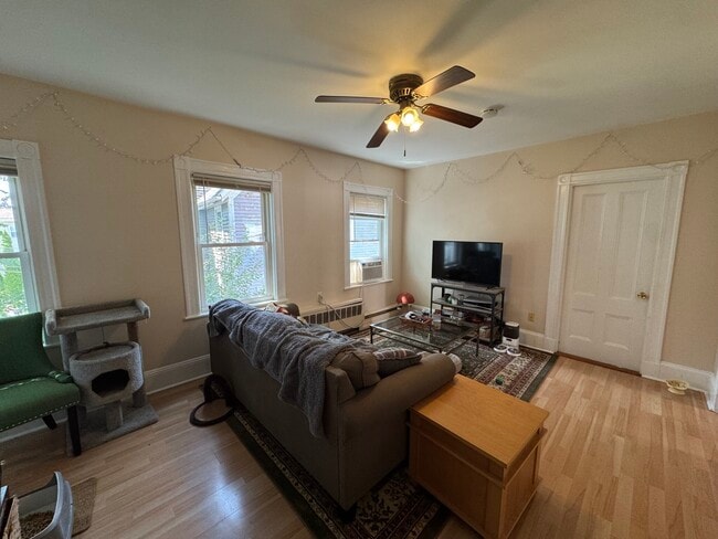 Building Photo - 28 Westford St Unit 2 Rental