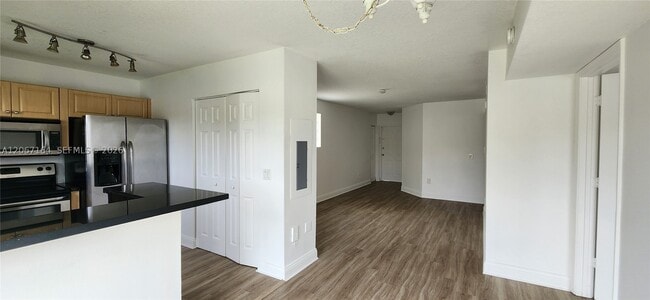 Building Photo - 3478 Briar Bay Blvd Unit 106