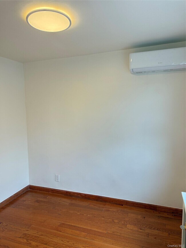 Photo - 41-56 149th St
