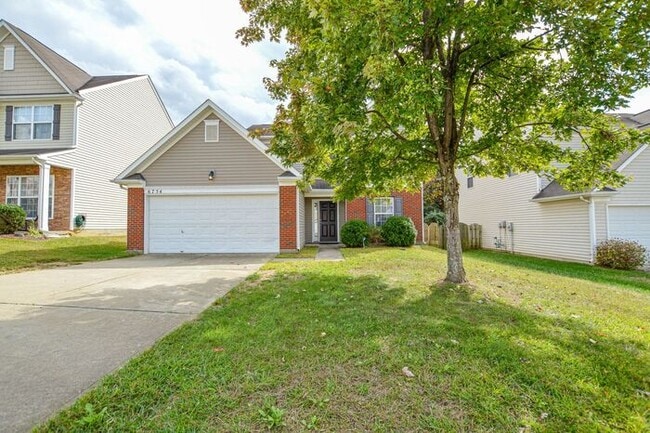 Building Photo - Spacious Home in Great Neighborhood!